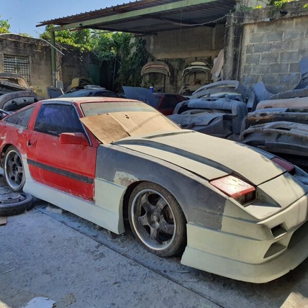Nissan 300zx z31 cowl vented Hood