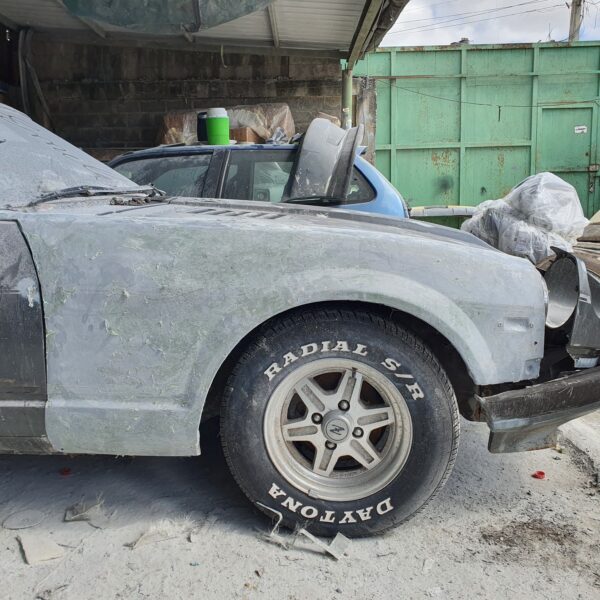 Datsun 280zx s130 front fenders oem style FRP