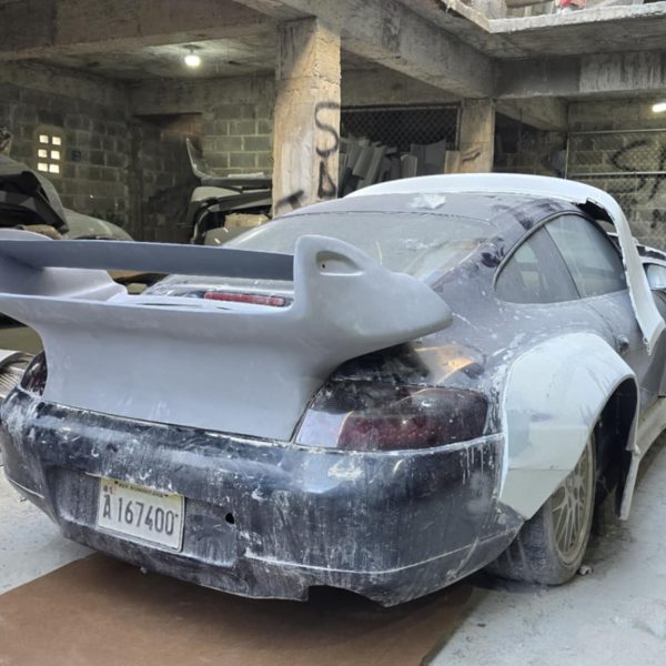Porsche 911 996 Modelo GT2 wing